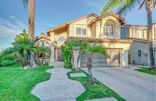 Peaceful 3 bedroom house with a hot tub
