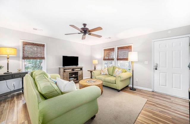 Peaceful 3br/2ba Shem Creek Getaway!