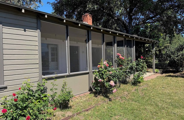 Peaceful 3BR Lavender Farmhouse Retreat