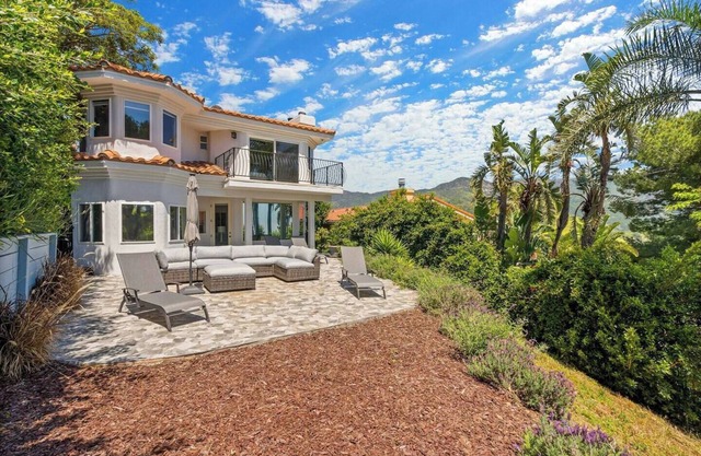 Mountain Escape with Ocean Views on Latigo Canyon