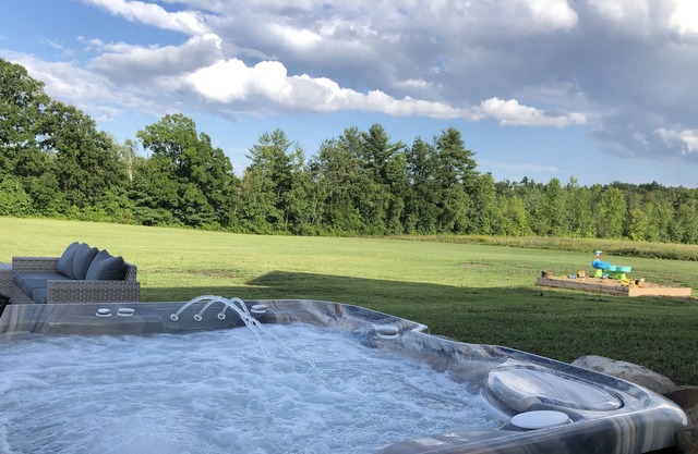 Peaceful Adirondack Home With Hot Tub