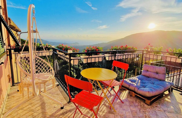 Peaceful and cozy home on the hills of Sestri Levante with amazing sea view.