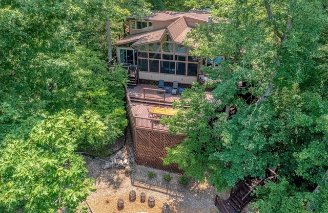 Peaceful and Private Lake Side Chalet in Gated Innsbrook Community