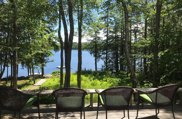Peaceful and private camp on Hobbs Pond Maine