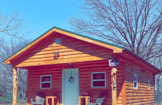Peaceful and quiet cabin with keypad entry for convenient self check in.