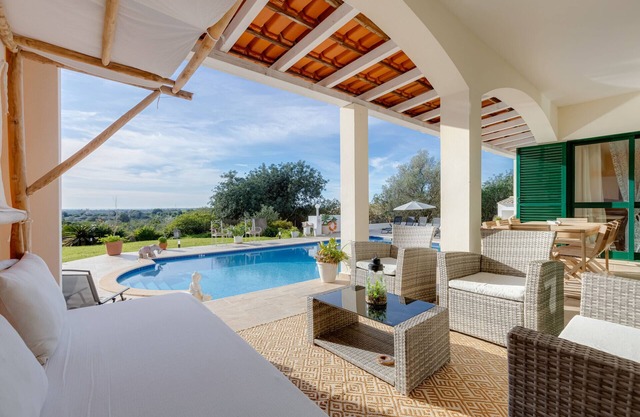 Peaceful and romantic hillside house with pool overlooking the plains and the ocean