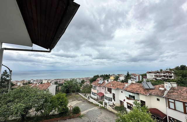 Peaceful and scenic villa in the city center