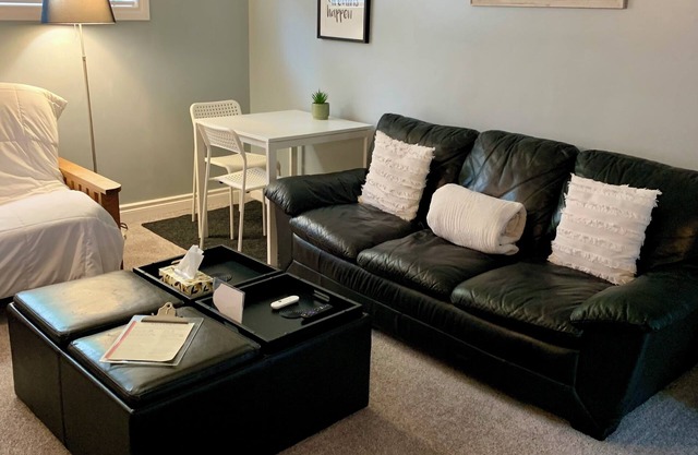 Peaceful Bay Getaway! The entire lower level private guest suite is all yours!