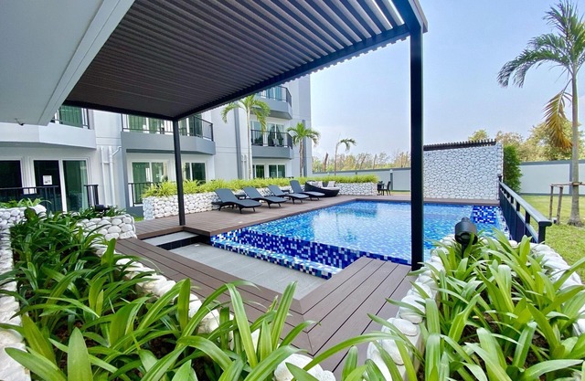 Peaceful beach destination for a couple/friends