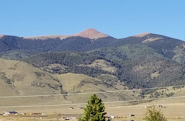Peaceful/Beautiful Mountain Views & centrally located to all the mountain fun