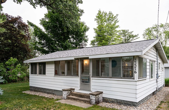 Blandford Bungalow: 2 BR Cottage in der Nähe von Spring Lake Public Access (6 Personen)
