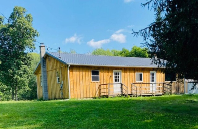 Peaceful Cabin for Family Fun or Romantic Getaway!
