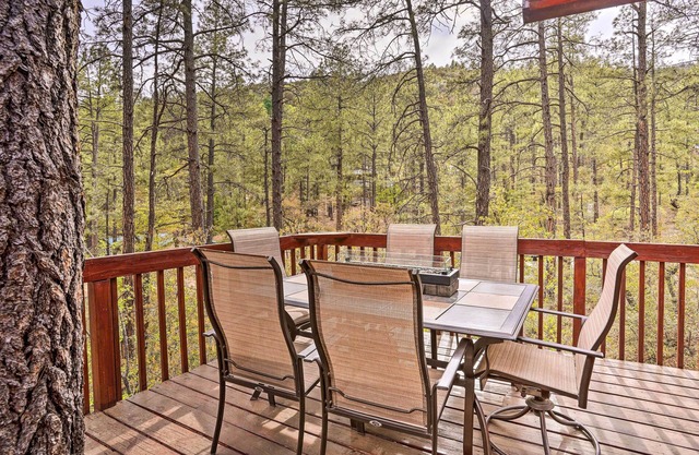 Peaceful Cabin w/ Deck & Grill: 1 Mi to Crown King