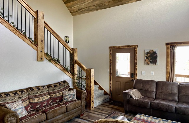 Peaceful Cabin with Beautiful Mountain Views