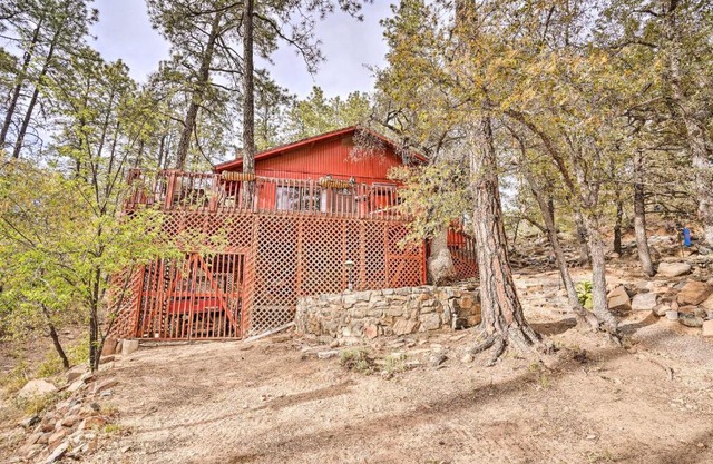 Peaceful Cabin with Deck and Grill 1 Mi to Crown King