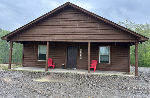 Peaceful Cabin with WIFI & amazing star gazing views. No Pets Allowed.