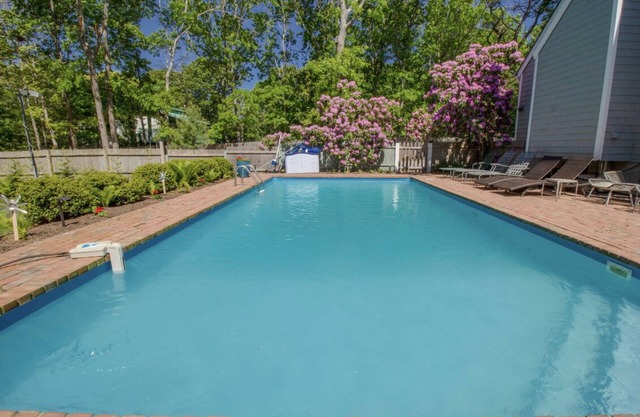Peaceful, Calm, Quiet make up this wonderful East Hampton House.