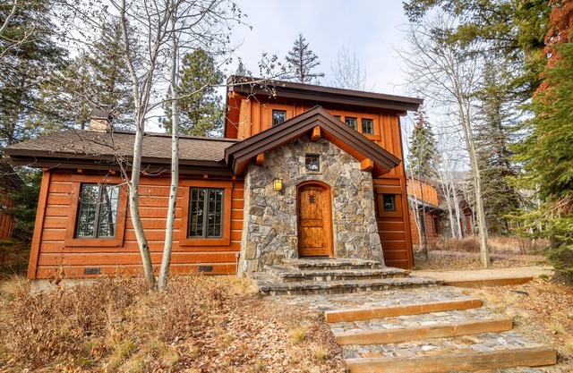 Peaceful Cottage | Ski-In/Ski-Out, Private Hot Tub