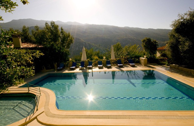 Ruhige Landhausvilla mit privatem Pool