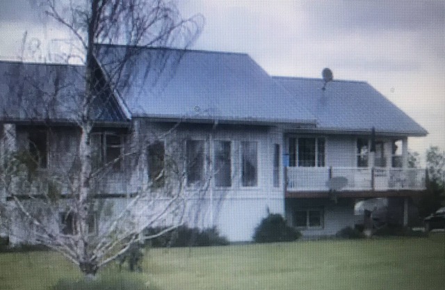 Peaceful Country Home Away From Home in the Beautiful Pembina Hills Valley, Mbca
