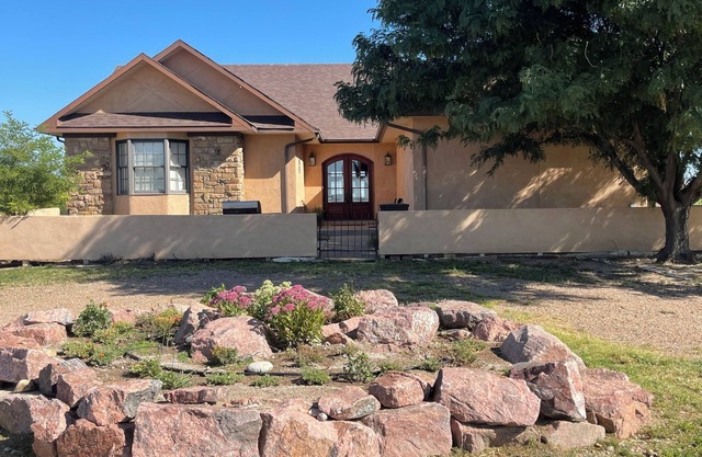 Peaceful, country oasis! Come enjoy our lovely, 3-bedroom home on the plains!