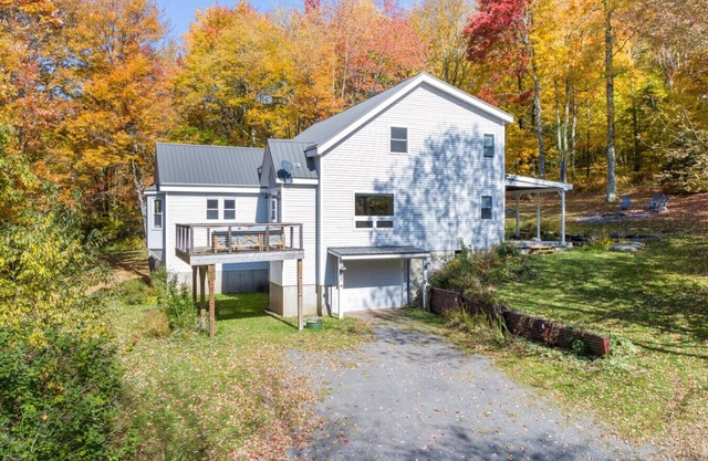 Peaceful Country Getaway | Spacious Home in a Prime Spot