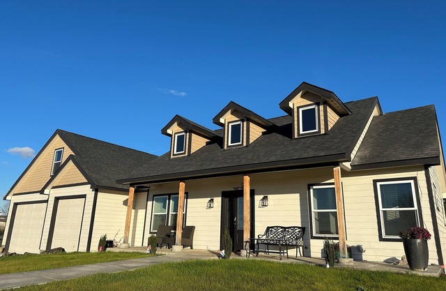 Peaceful countryside 2 Br new house near wineries!