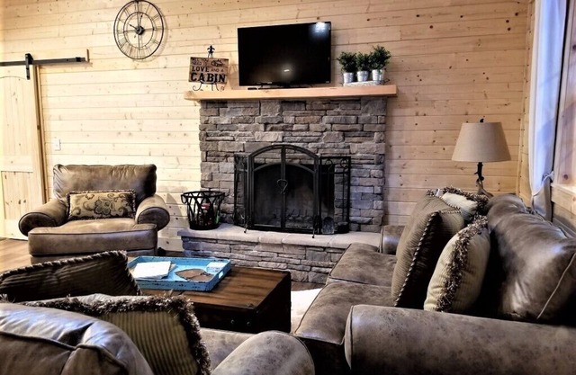 Walnut Creek Haven - * Kingsize-Bett * + Creekside Cabin