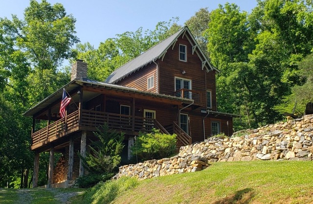 Peaceful Creekside Retreat w/ Fire Pit & Game Room Near Historic Lexington, VA