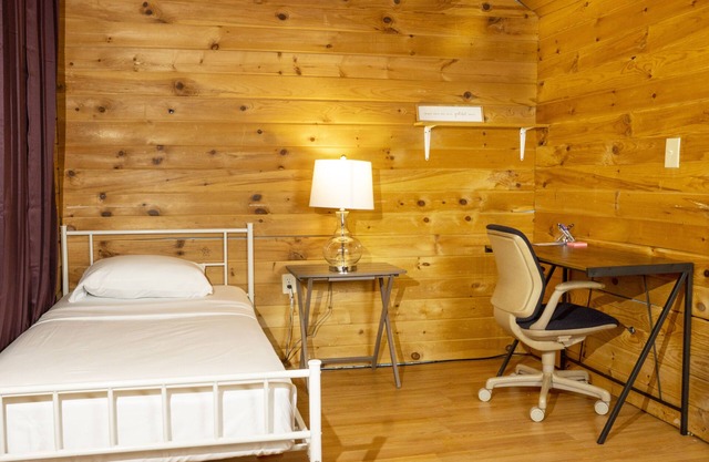 Peaceful Decor crafted Apartment 2 BEDROOM 2 BATHROOMS