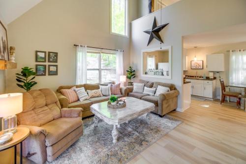 Peaceful Ellijay Home with Deck - Hike and Fish!