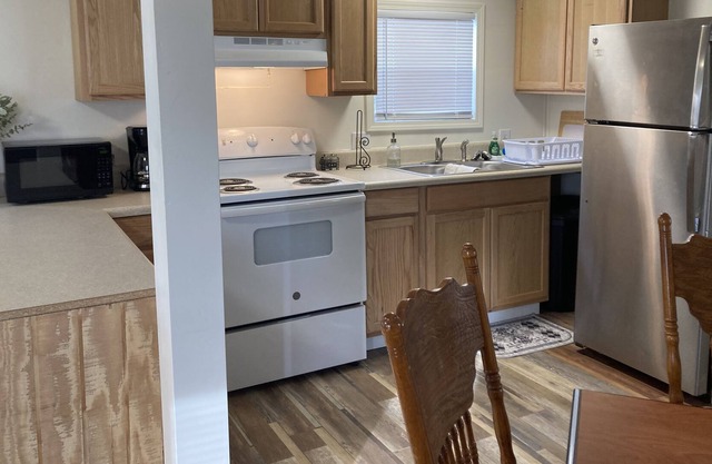 Quiet Getaway- 6 minute away from the boating dock...