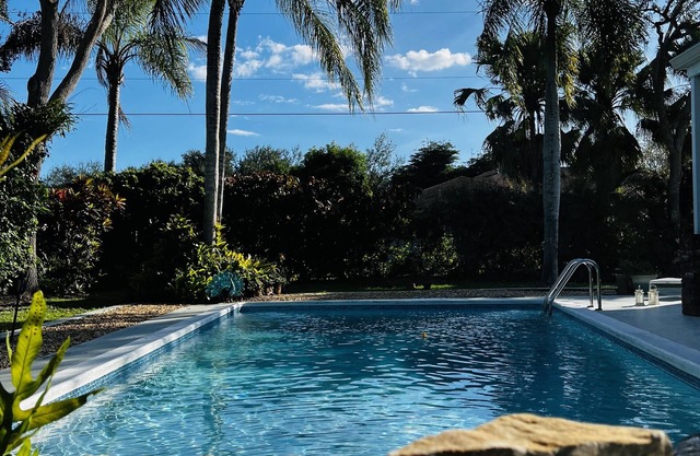 Peaceful Exotic Family Home on Cul-de-sac -Minutes from most tourist attractions