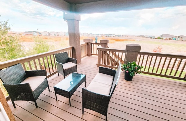 Peaceful Falcon Hot Tub Pet Friendly 3 King Beds