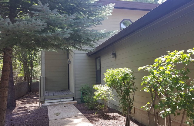 Friedliche familienfreundliche Resort Villa w Whirlpool Tub und angeschlossene Garage