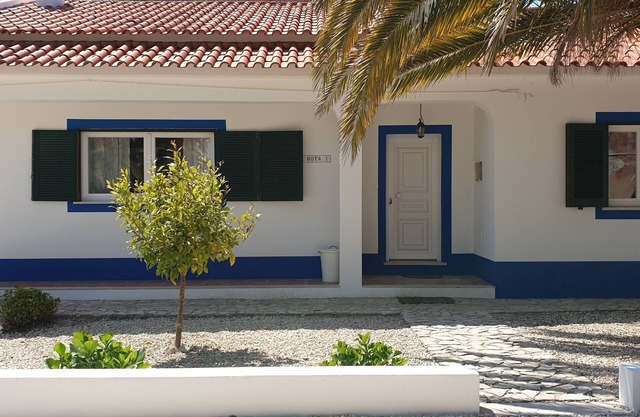Ruhiger Rückzugsort für Familien am Pool, nur wenige Minuten vom Strand entfernt