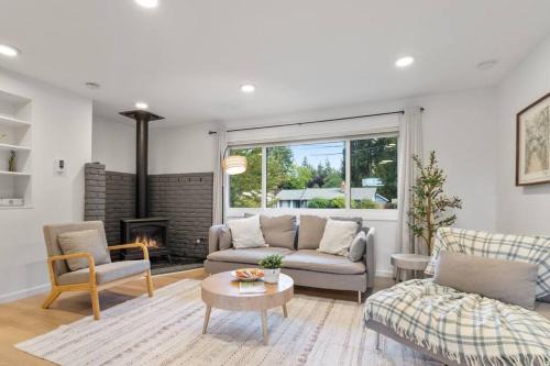 Peaceful Family Retreat Home w Firepit n Grill
