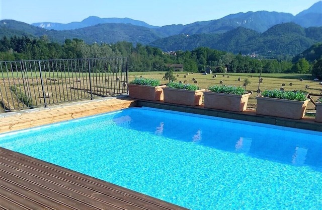 3 Schlafzimmer, 2 Bäder, Bergblick, WIFI, Boccia, zu Fuß ins Dorf, privater Pool