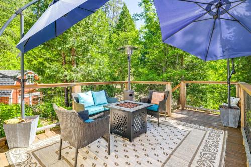 Peaceful Forest Views and Patio Twain Harte Home