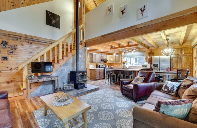 Peaceful Garden Valley Cabin w/ Private Deck!