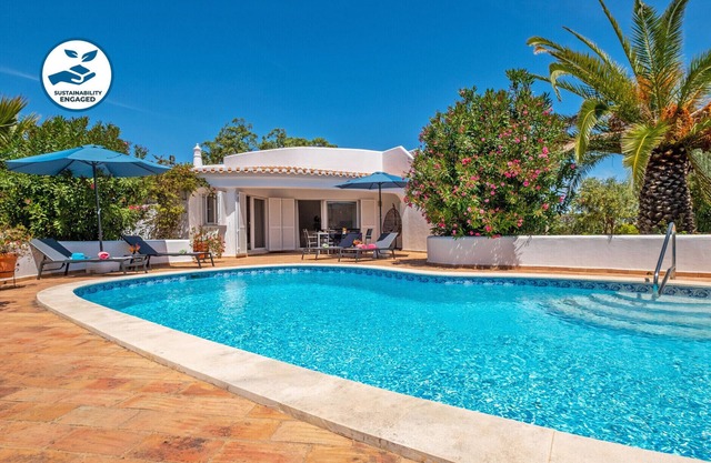 CHARMING COUNTRYSIDE VILLA, 2 BEDROOM, FREE WI-FI, A/C, STUNNING GARDEN & VIEWS