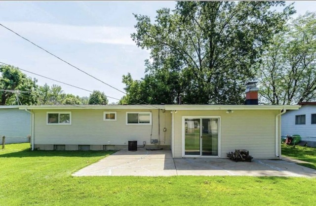 Peaceful Getaway in Florissant w/Sauna 5 Beds 2 Baths