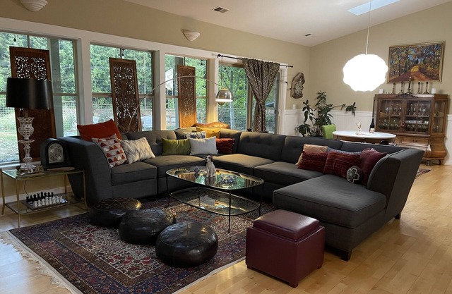 Peaceful home away from home in the exquisite Pacific Northwest.