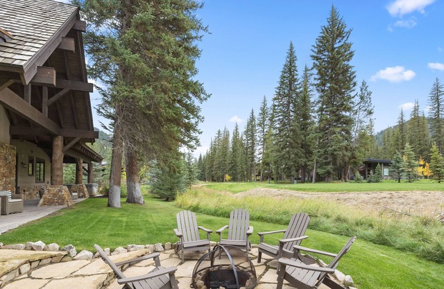 Peaceful Home on Golf Course with Club Amenities!