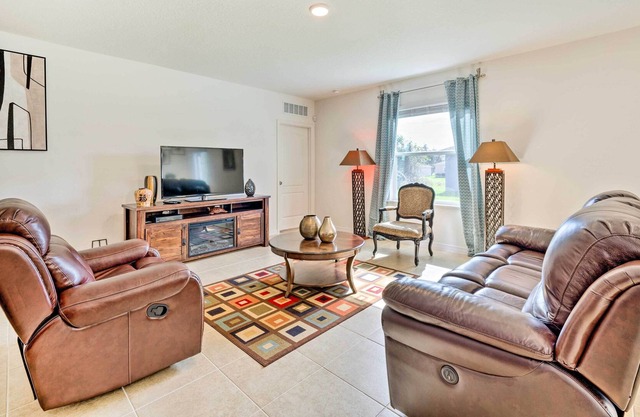 Peaceful Home w/ Patio, 26 Mi to Disney World