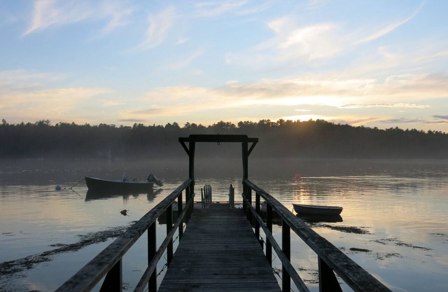 Peaceful Home With a View & Water Access, Edgecomb