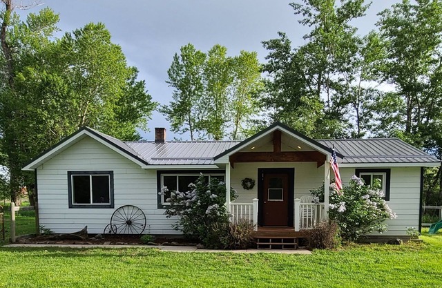 Peaceful house in Highwood Mountains. Private creek access. Large fenced yard.