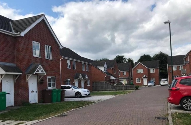 Peaceful House That Accommodates up to 15 Guests in Nottingham!