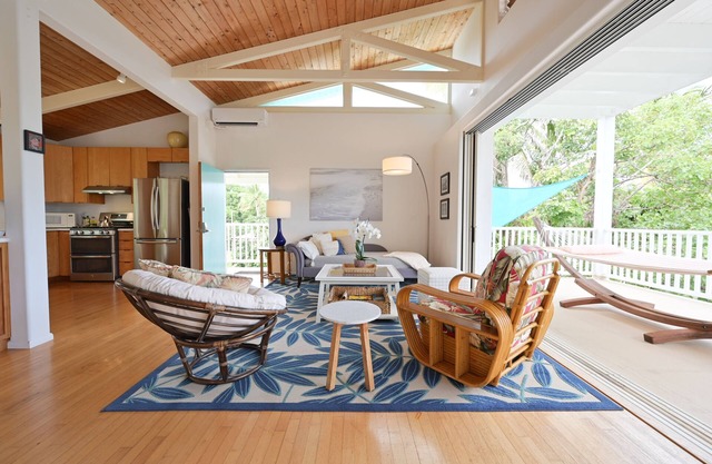 Peaceful Kehena Beach Treehouse Villa w/ Star Deck
