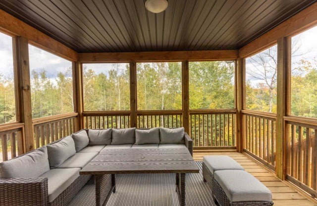 Peaceful Lake of Bays Cottage Getaway